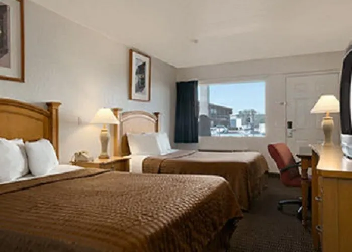Rodeway North I-17 Hotel