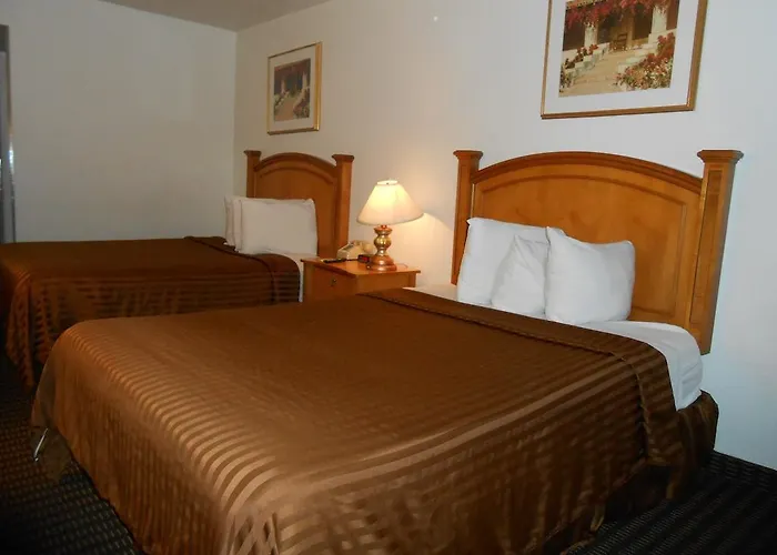 Rodeway North I-17 Hotel