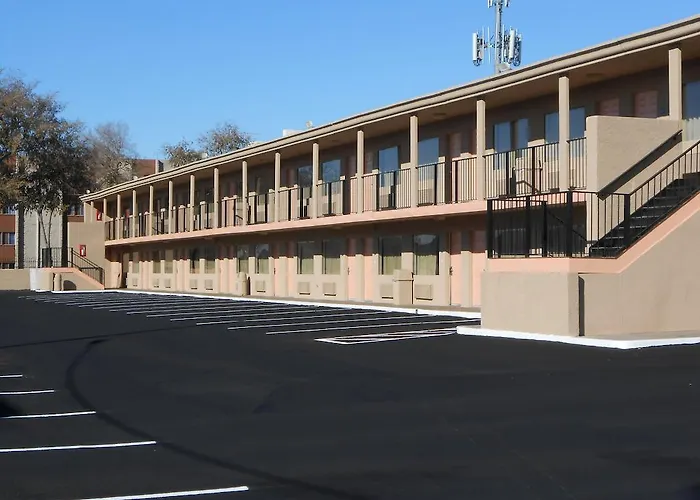 Rodeway North I-17 Hotel 2*