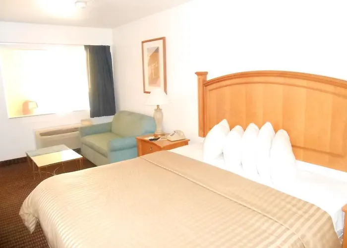 Rodeway North I-17 Hotel