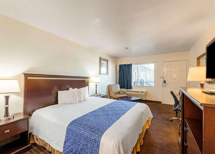 Hotel Rodeway North I-17