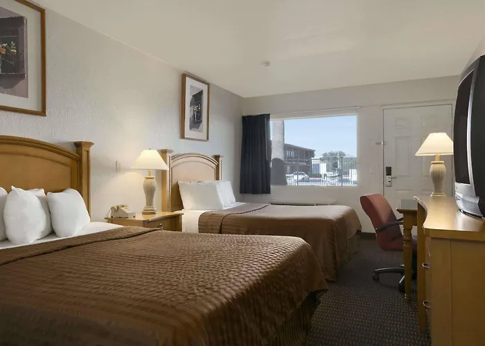 Rodeway North I-17 Hotel 2*