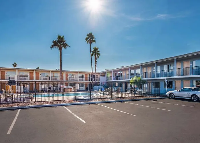 Rodeway North I-17 Hotel